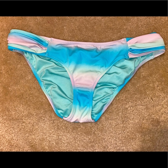 Bathing suit - Picture 3 of 3